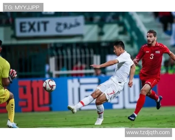 成都足球队以95分稳居全国锦标赛积分榜首位争夺冠军在望